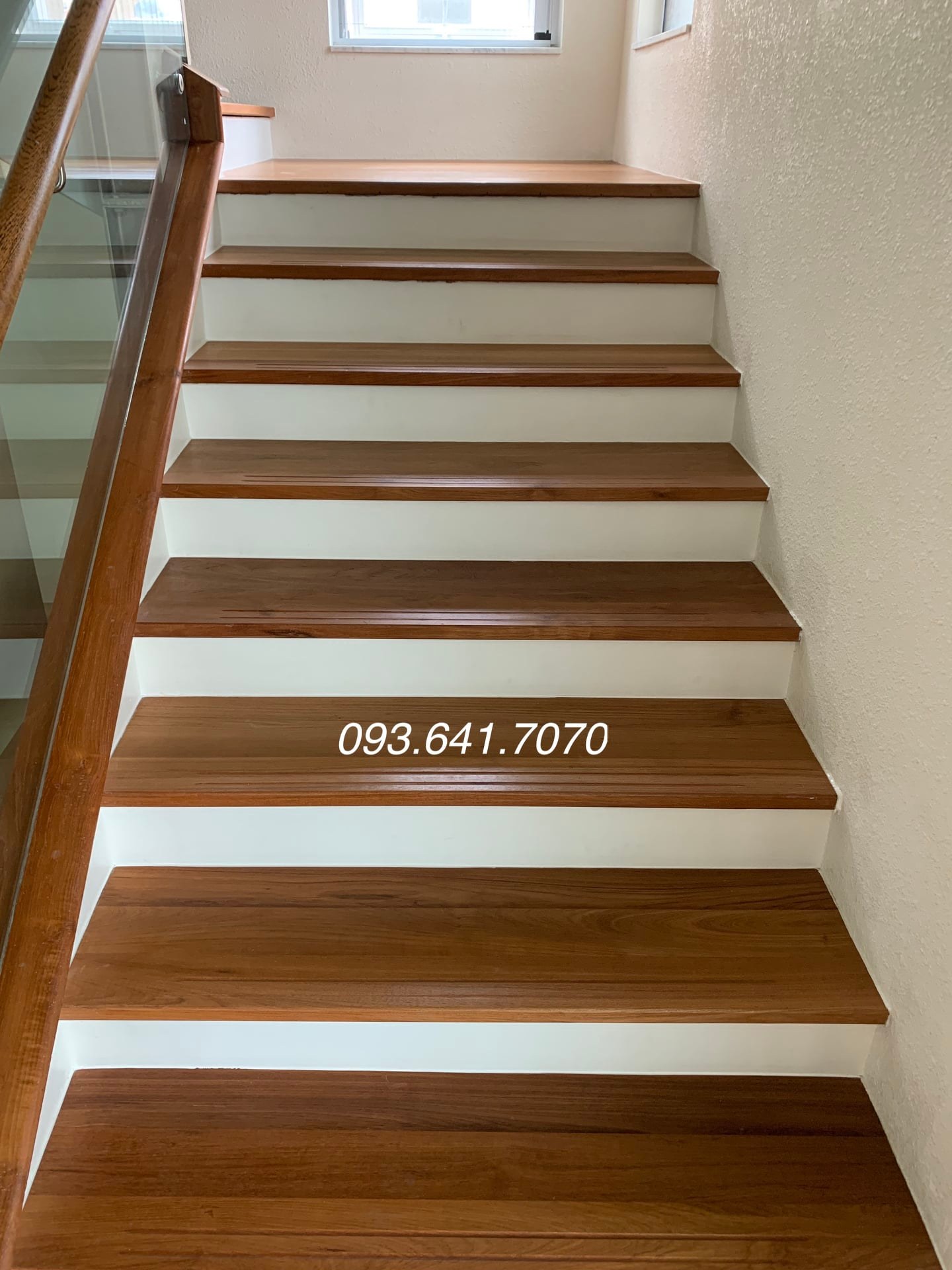Cầu thang gỗ Teak | Mẫu cầu thang gỗ đẹp
