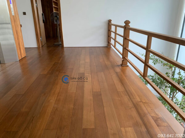 Sàn gỗ và lan can gỗ Teak