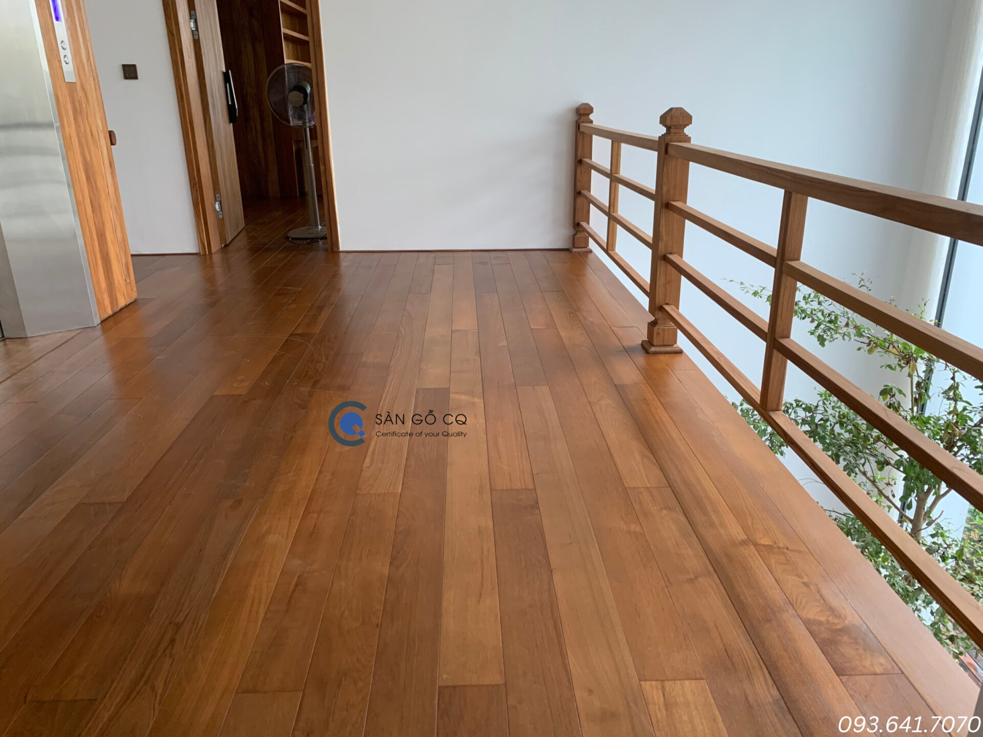 Sàn gỗ và lan can gỗ Teak