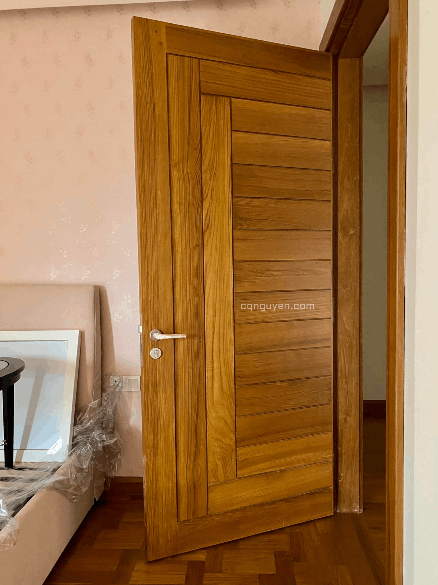 Cửa gỗ Teak CQN03