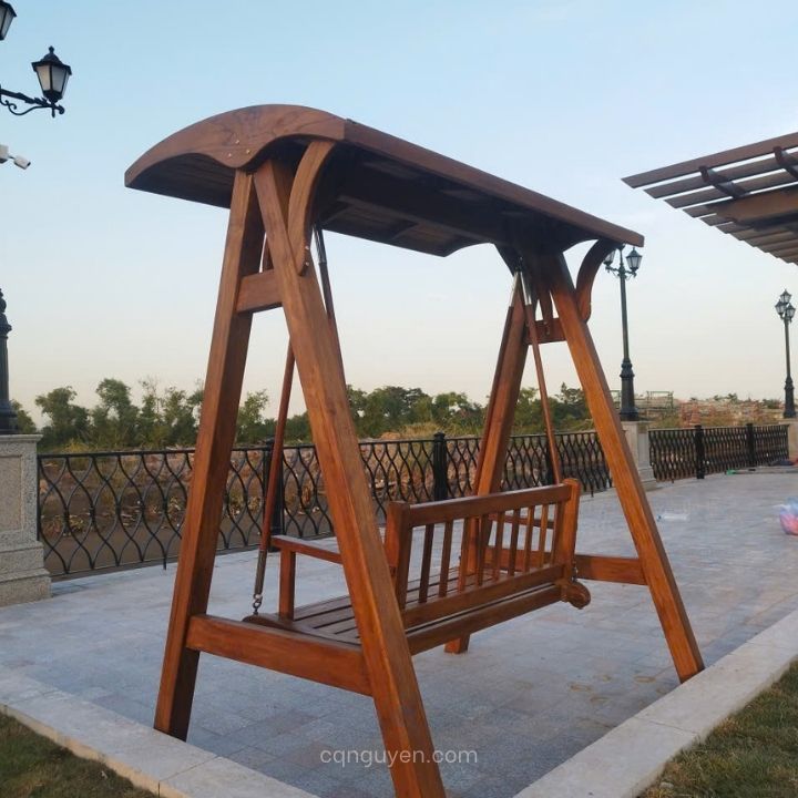 xích đu gỗ tự nhiên ngoài trời