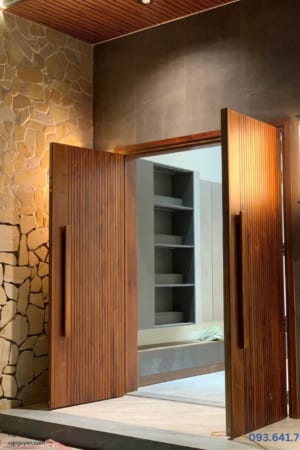 Cửa chính gỗ Teak ron sóng hiện đại cho nhà phố