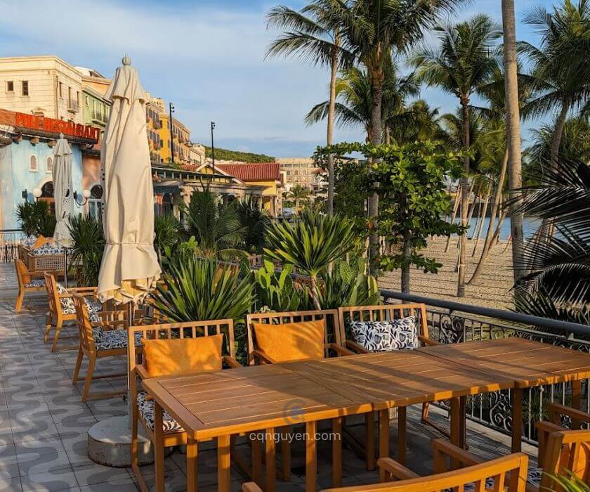 Cung cấp bàn ghế gỗ cho lucia phú quốc | Bàn ghế ngoài trời gỗ teak