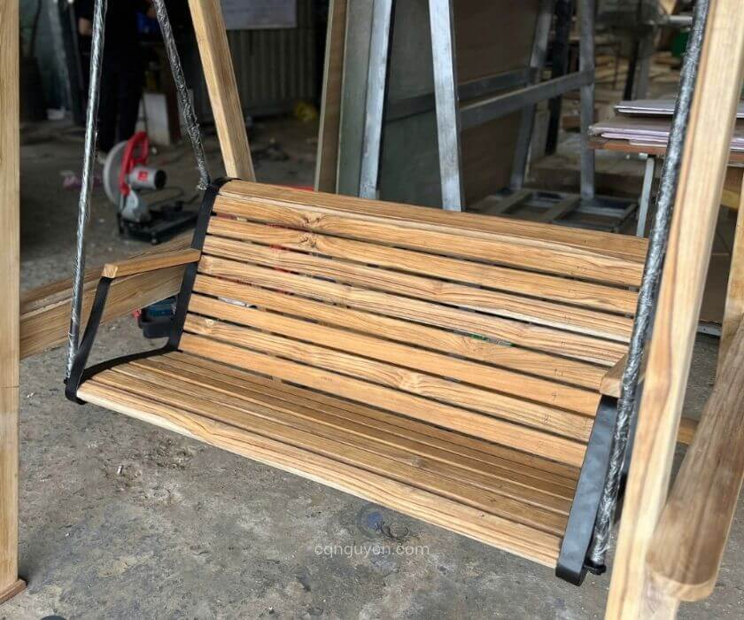 Ghế ngồi xích đu gỗ