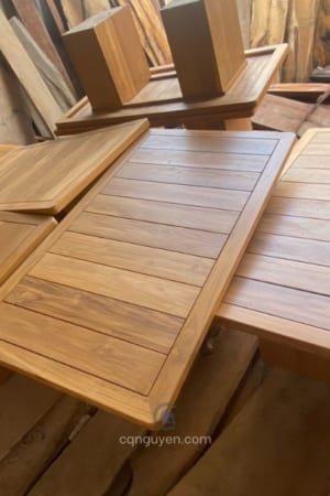Sản xuất bàn gỗ ngoài trời