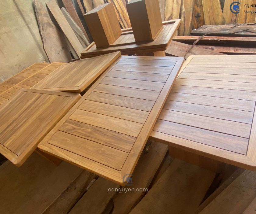 Sản xuất bàn gỗ ngoài trời