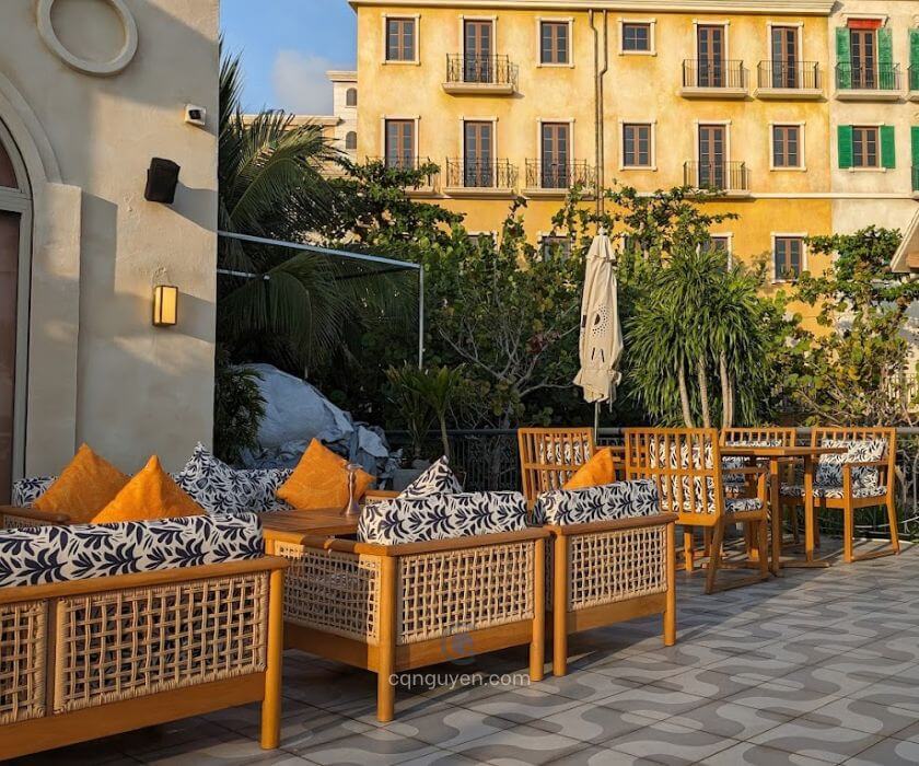 Sofa gỗ ngoài trời cho nhà hàng