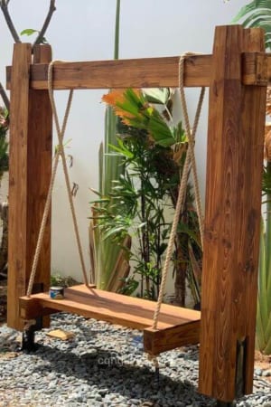 Xích đu trụ tiêu gỗ thông biến tính cho sân vườn