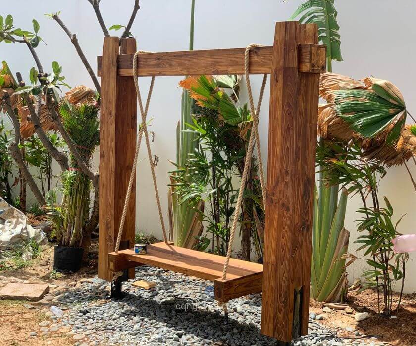 Xích đu trụ tiêu gỗ thông biến tính cho sân vườn