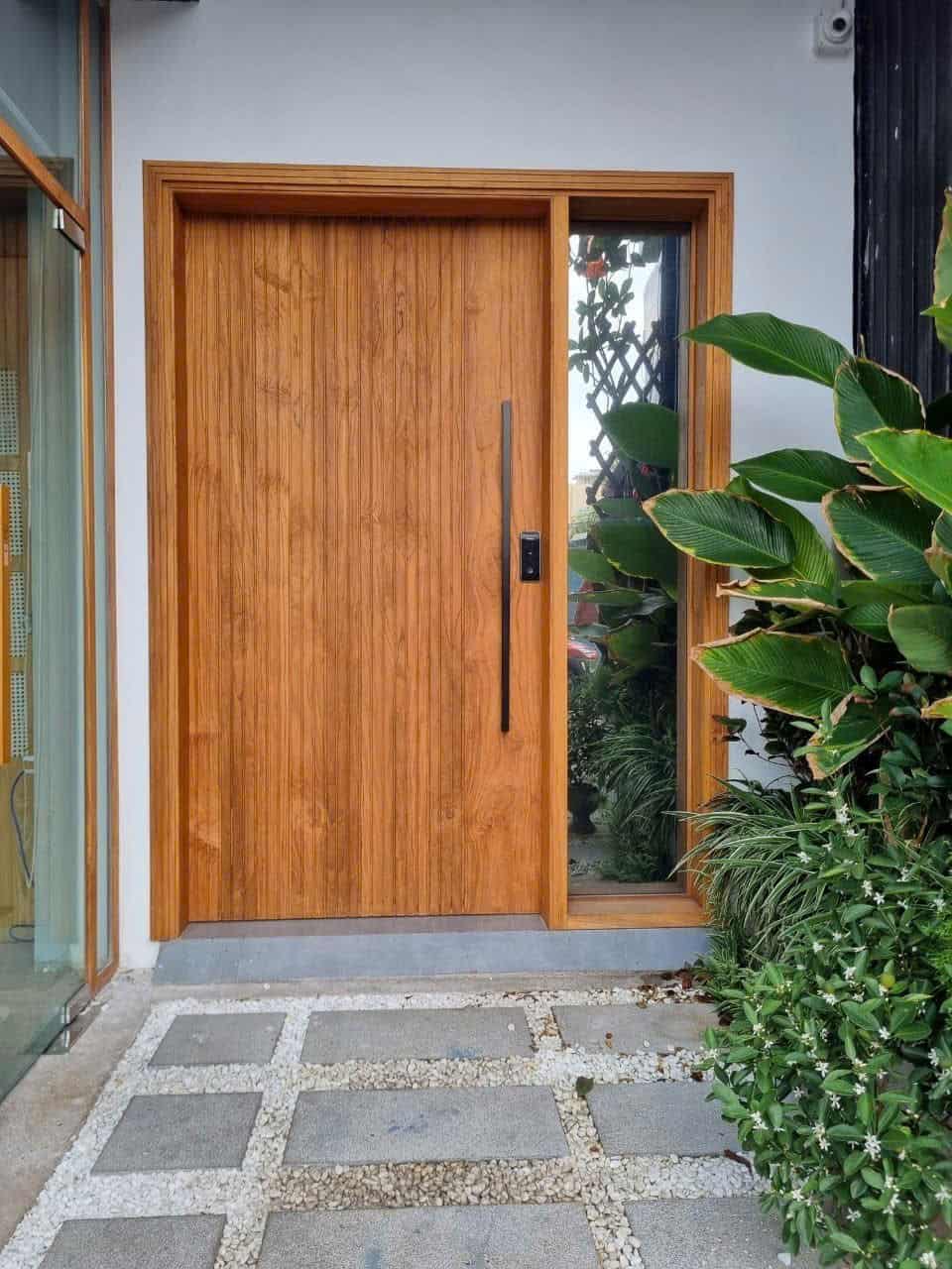 Cửa gỗ cao cấp | Cửa gỗ 1 cánh kết hợp gương | Cửa gỗ tự nhiên | Cửa gỗ teak