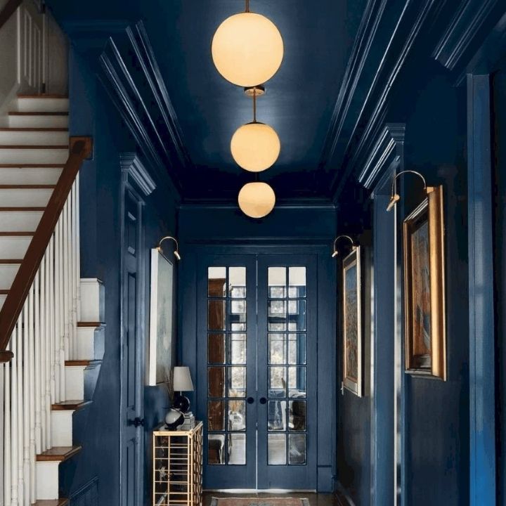 mẫu cửa chính phối hợp cùng nội thất màu blue tones