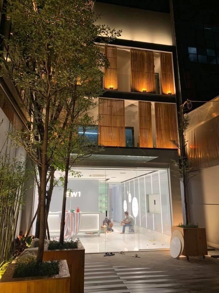 Mẫu lam phòng khách hoặc mặt tiền