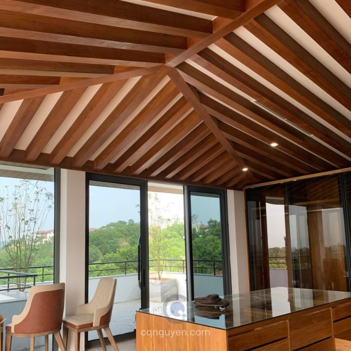Trần gỗ teak dạng thanh lắp xương cá