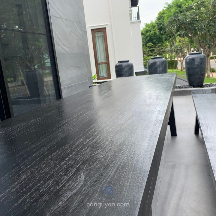 Bộ bàn ghế ngoài trời gỗ nguyên tấm màu đen