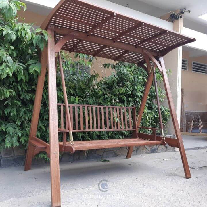 Xích đu ngoài trời gỗ dổi