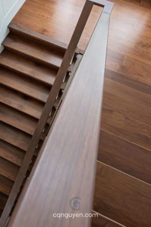 Cầu thang gỗ màu óc chó | Cầu thang chữ U gỗ teak