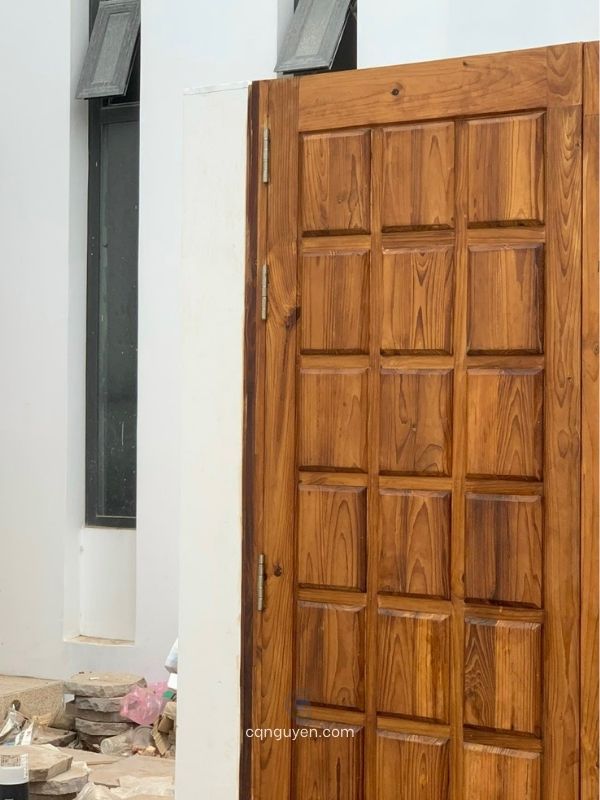 Cửa gỗ thông biến tính