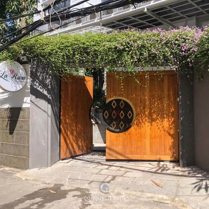 Cổng gỗ ngoài trời gỗ teak 2 cánh