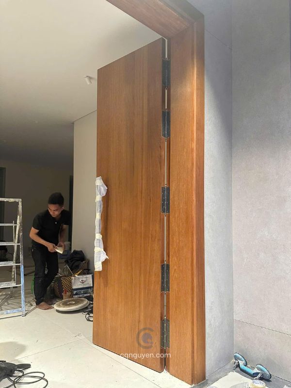 Cửa gỗ burma teak dán mặt | Cửa gỗ biệt thự hiện đại