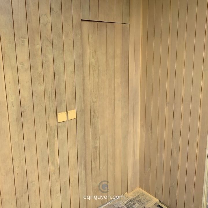 Cửa giấu khung gỗ teak