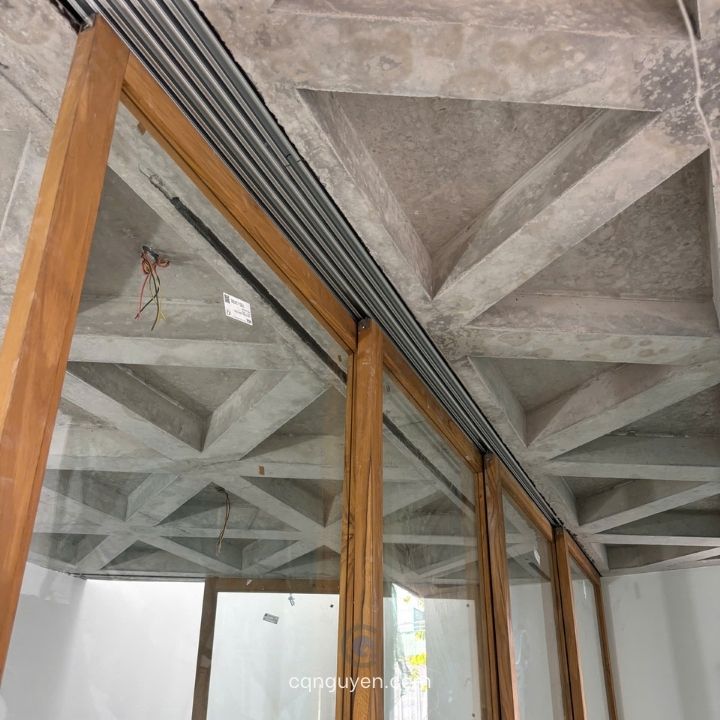 Cửa lùa 4 cánh kính khung gỗ