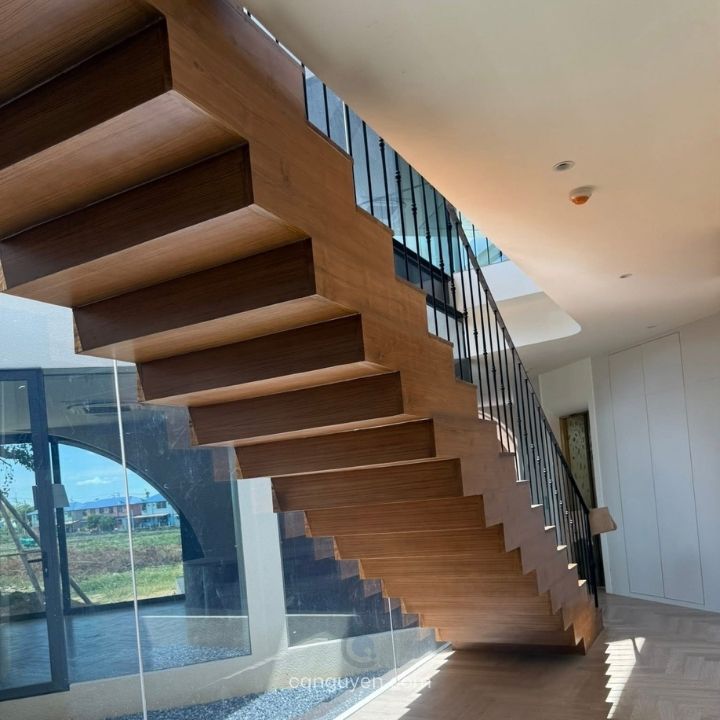 Mẫu cầu thang ziczac đẹp gỗ tự nhiên