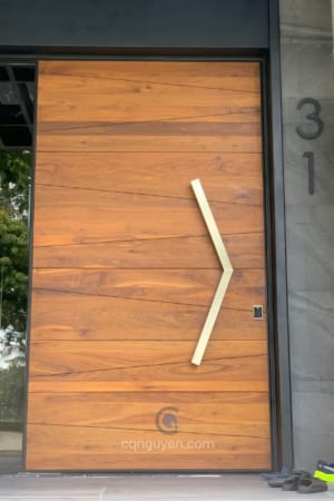 cửa mặt tiền gỗ óc chó