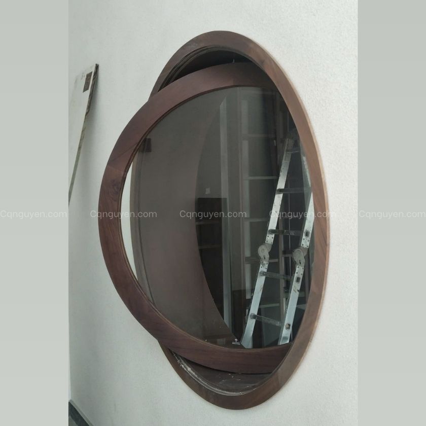 cửa sổ tròn xoay