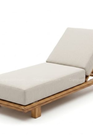 ghế tắm nắng hồ bơi