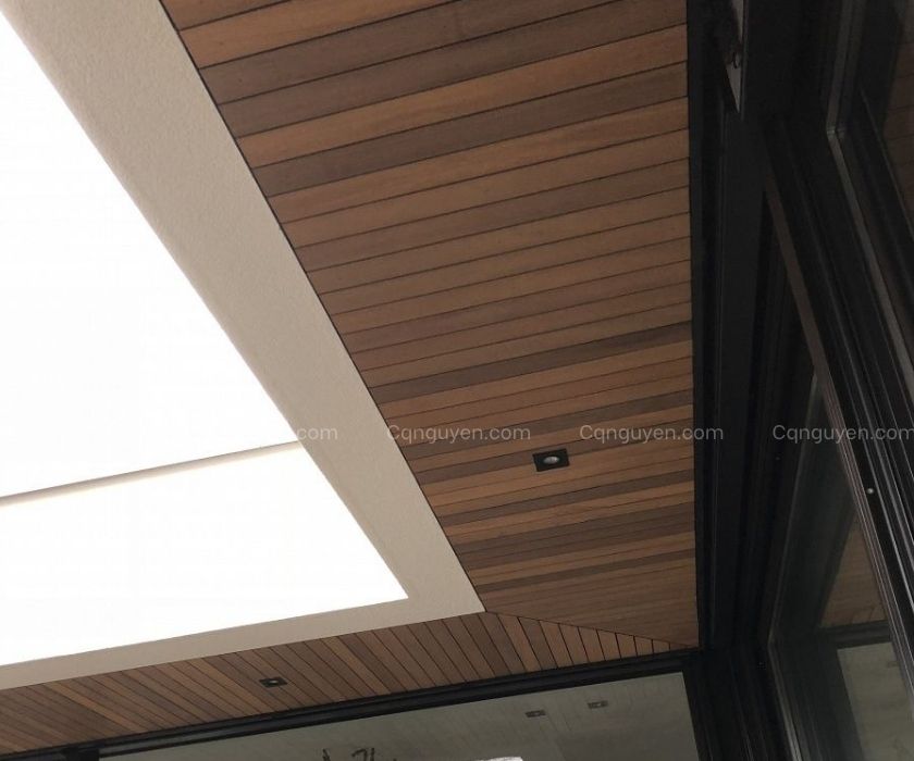 trần gỗ tần bì biến tính ốp phẳng