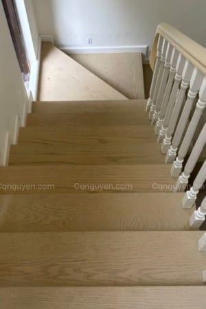 cầu thang tân cổ điển gỗ sồi