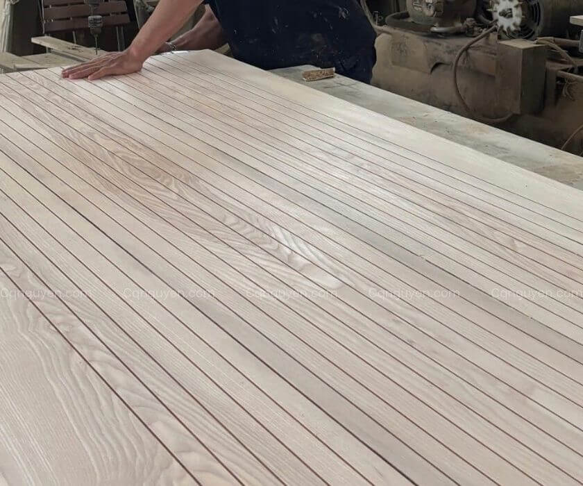 cửa gỗ tần bì hiện đại