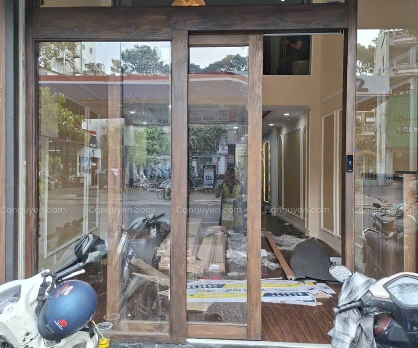cửa lùa tự động