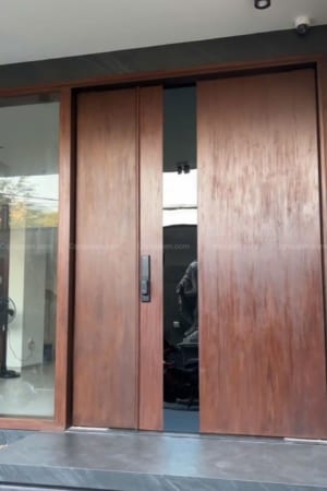 cửa chính 2 cánh