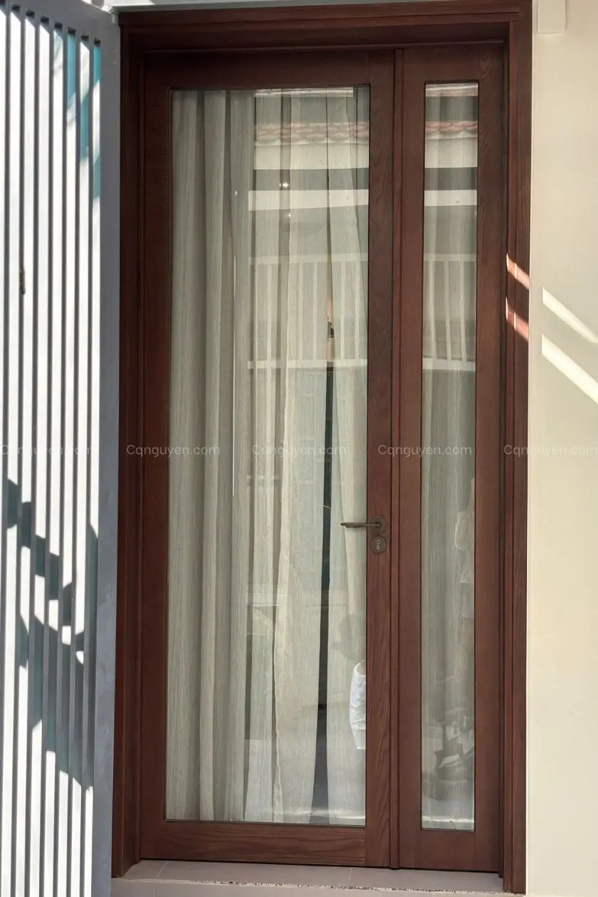 cửa chính kính khung gỗ sồi