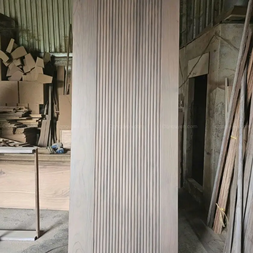 cửa đi gỗ teak